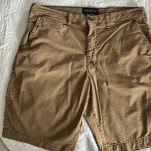 Men’s American eagle shorts and shorts size 32